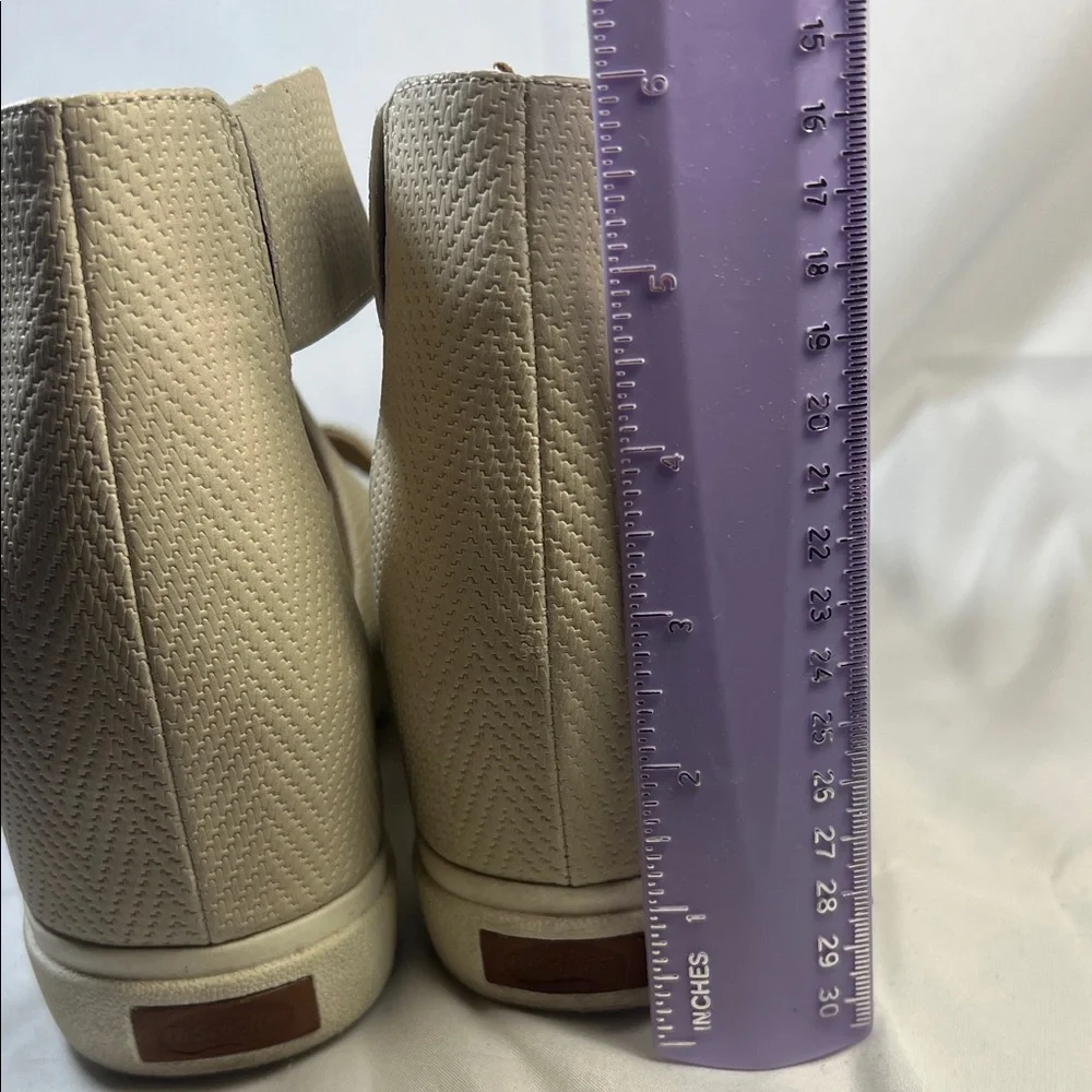 Dr. Scholl's Beige Wedge Sandals